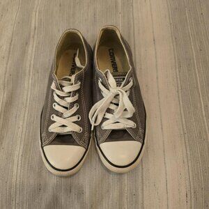 Converse Size 5 US
